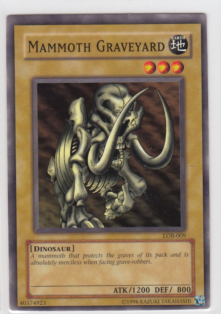 Mammoth Graveyard Legend of Blue Eyes lob-009